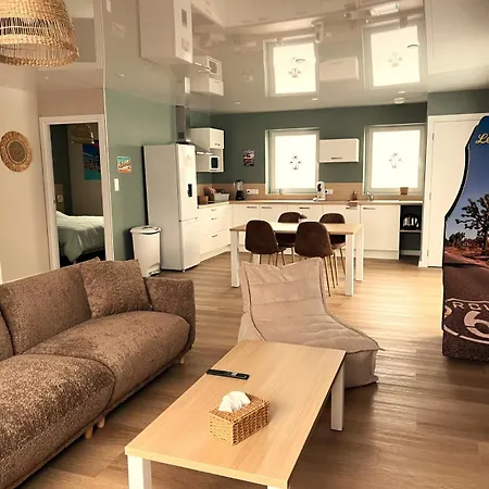 Palm Springs 2 Avec Wifi Gratuit Parking Prive Gratuit Et Piscine Dans La Apartment